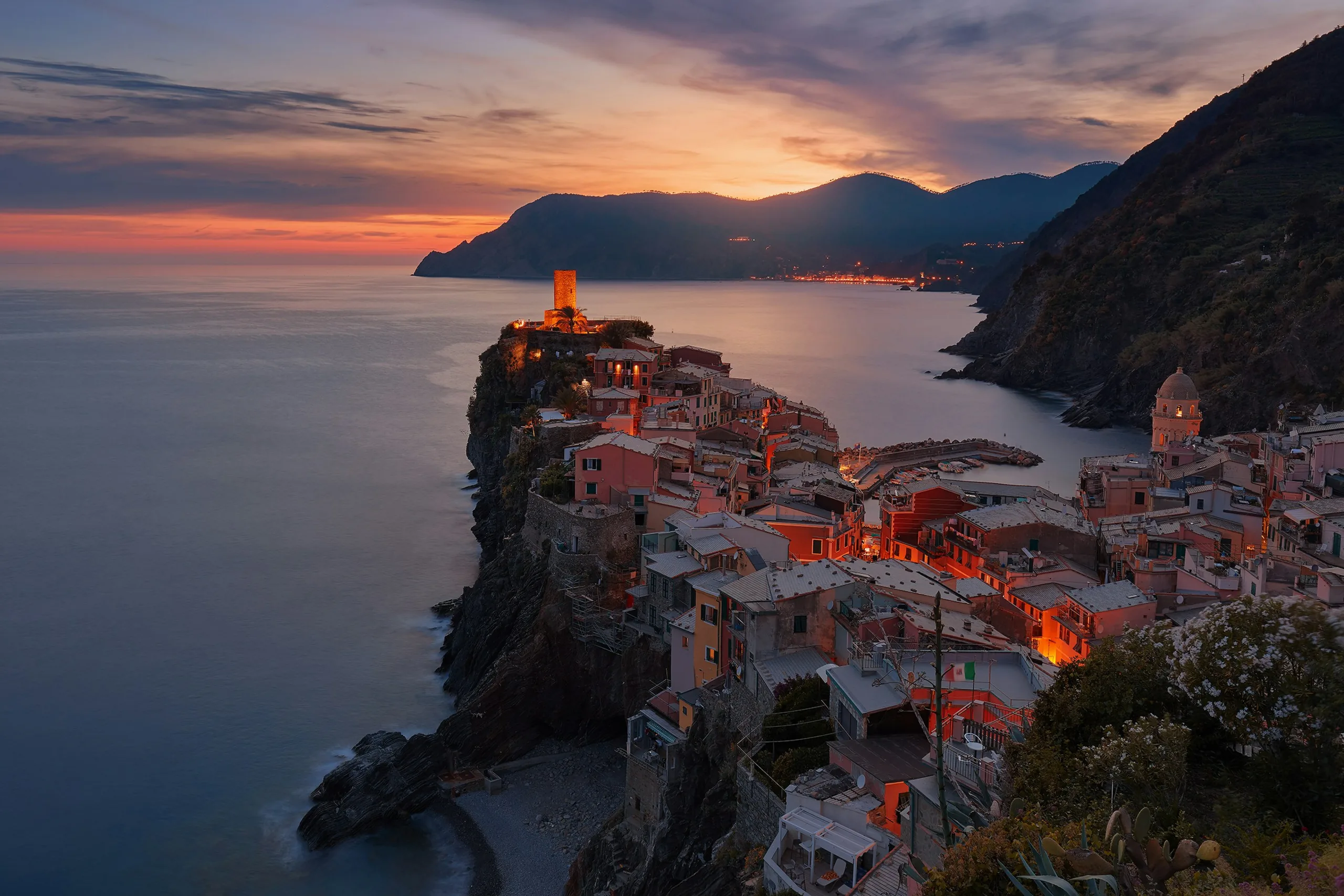 Vernazza, Cinque Terre at sunset — Anders Jildén / Unsplash